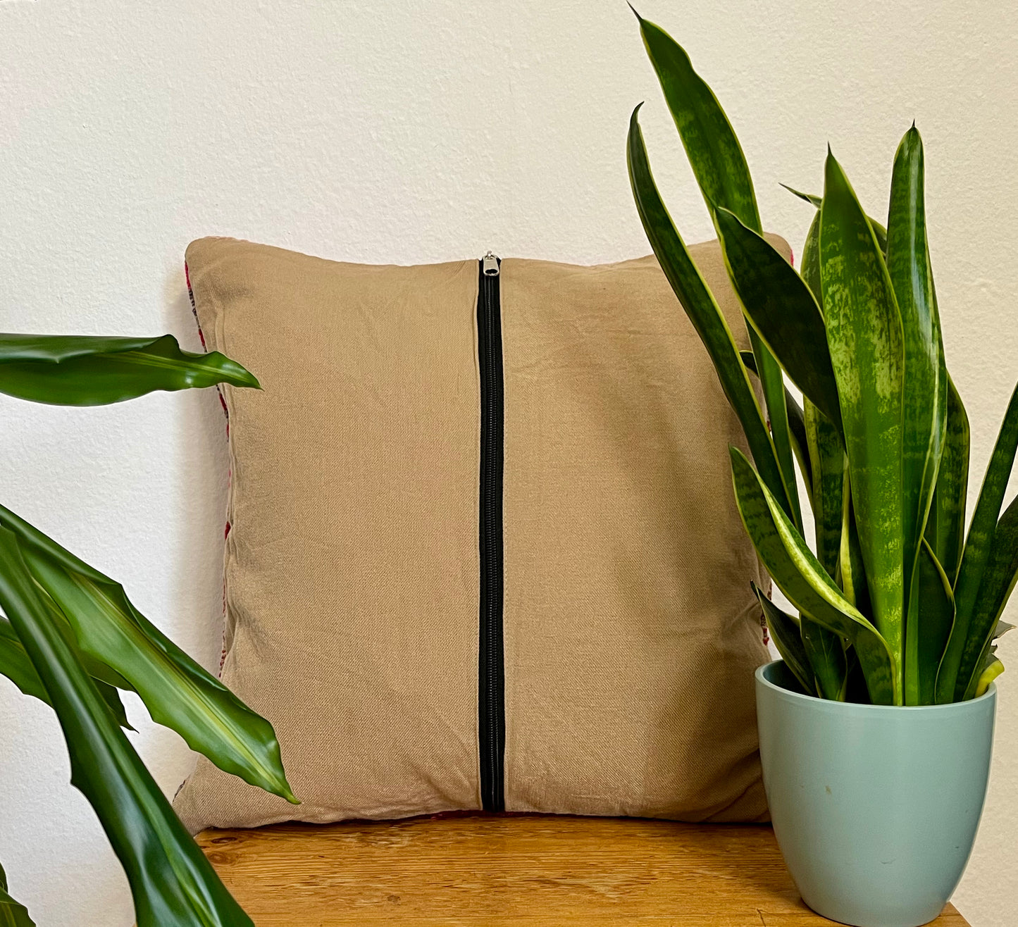 Coussin Frazada péruvien tissé à la main modèle Kayara