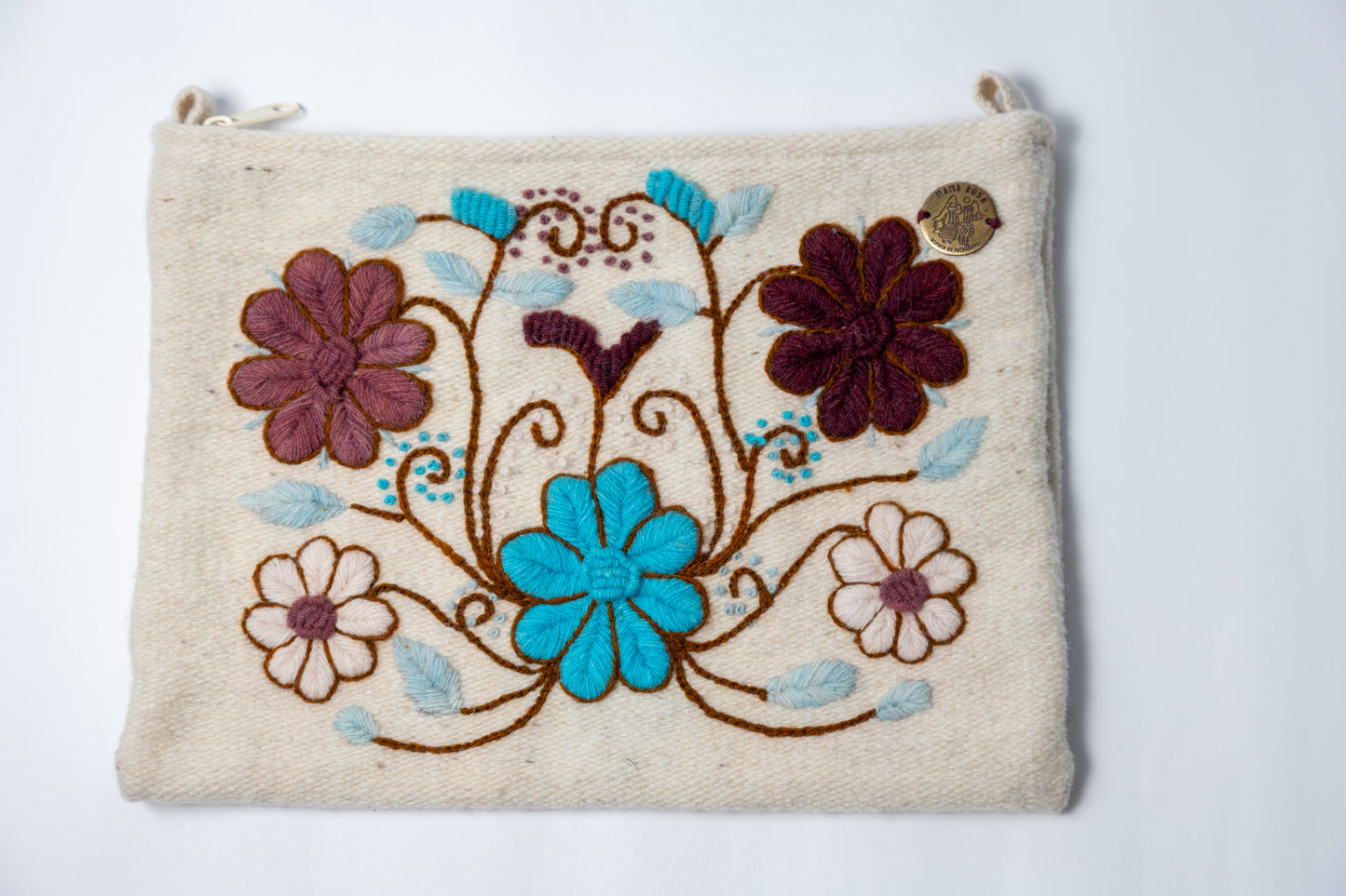Sac brodé à la main en 100% laine de mouton modèle Marisela