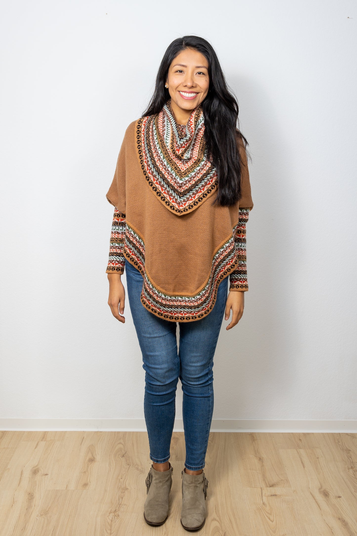 Luxuriöser Poncho Model Aurora, aus superfeiner Alpakawolle für Frauen