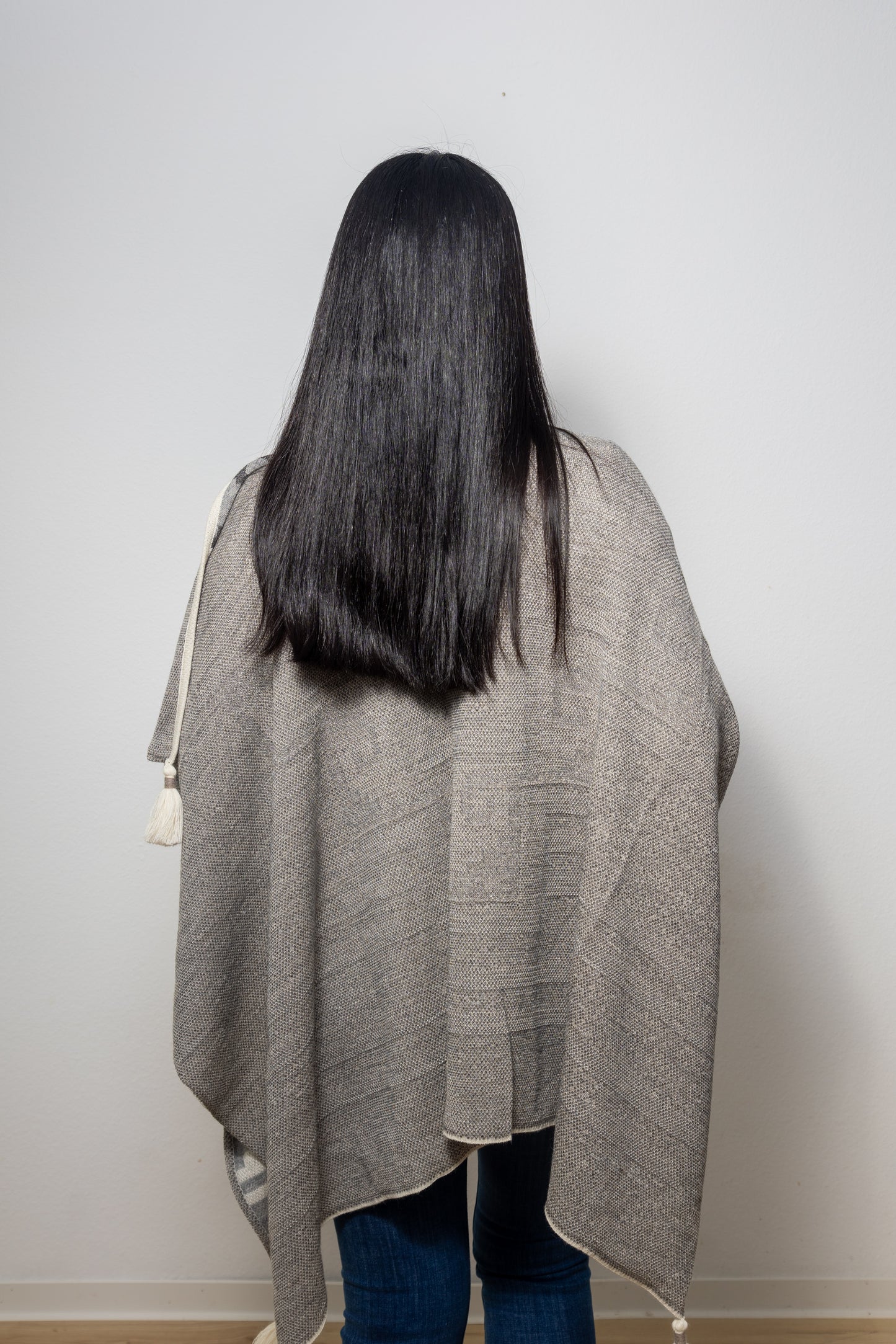 Cape modèle "Kipu" en 100% baby alpaga