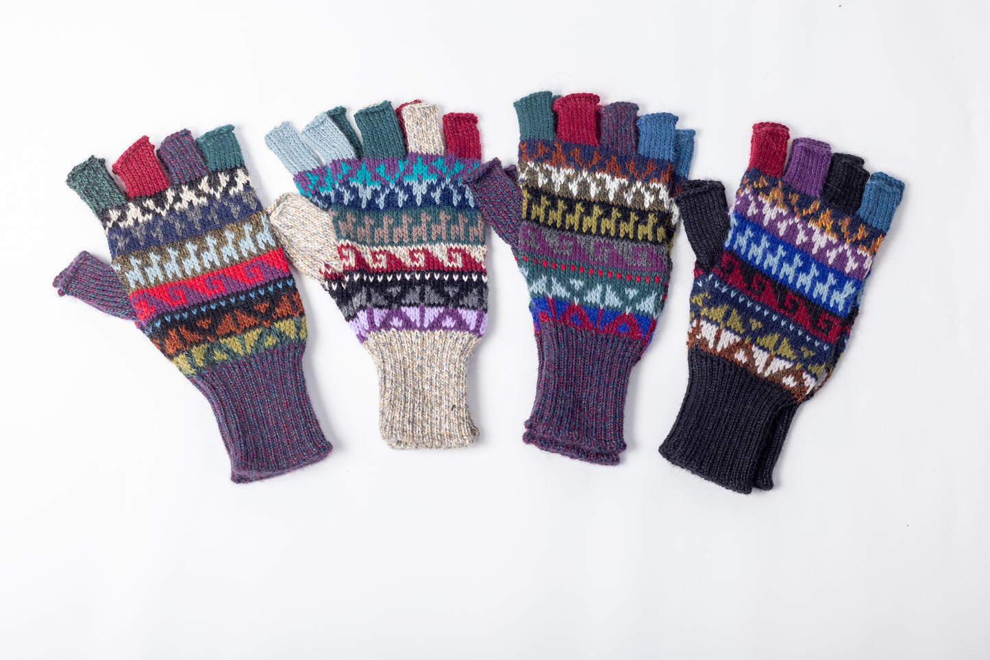 Fingerlosehandschuhe aus Alpakawolle Model Peru