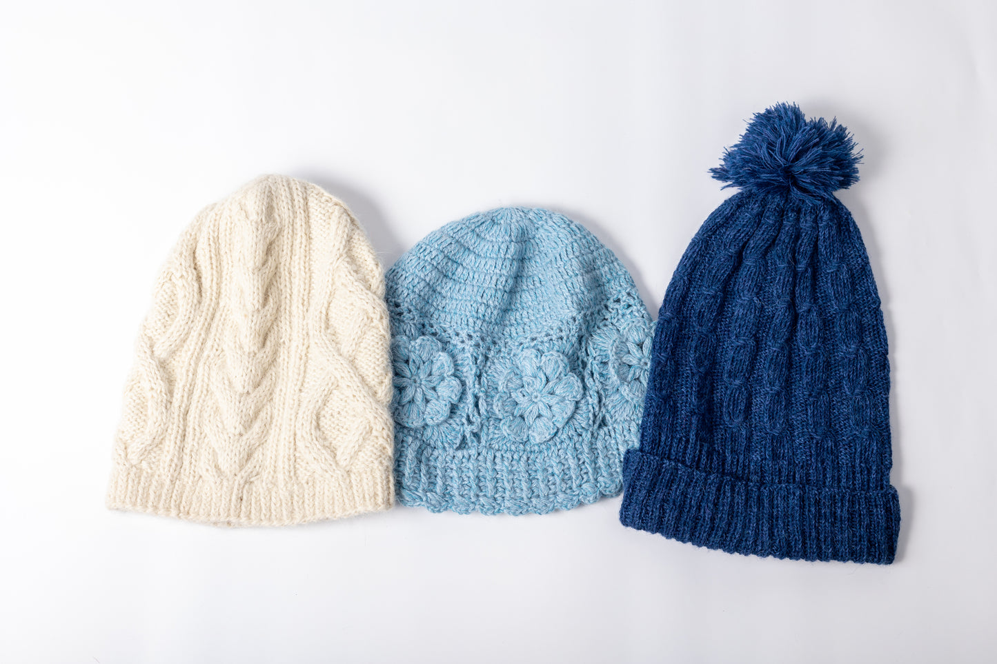 Bonnet tricoté à la main en laine de bébé alpaga modèle Chivay