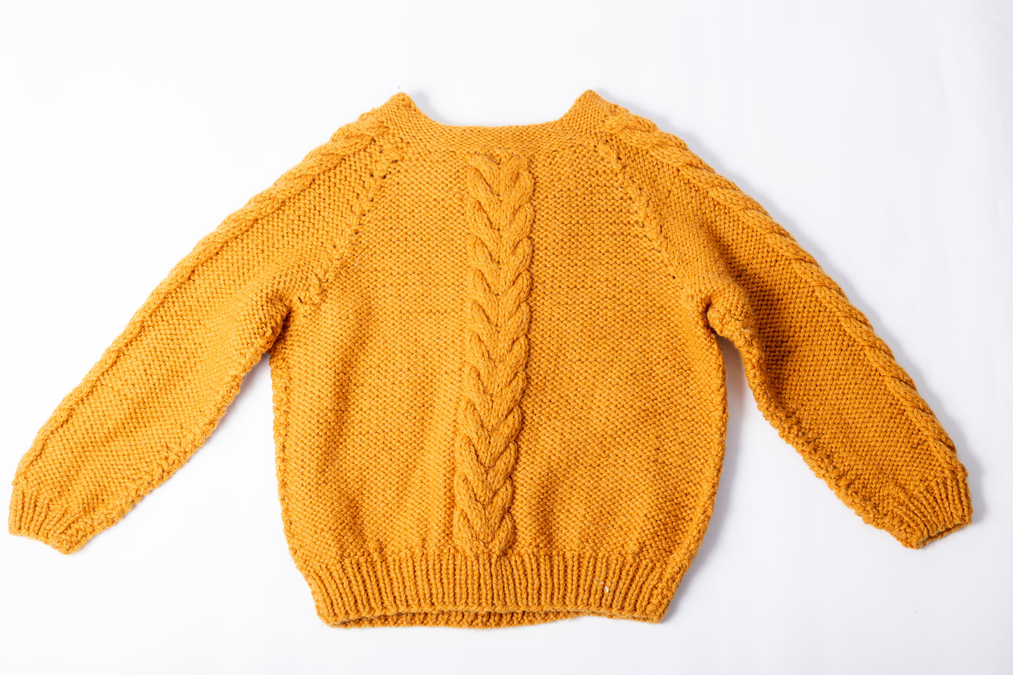 Pull tricoté main modèle Ama