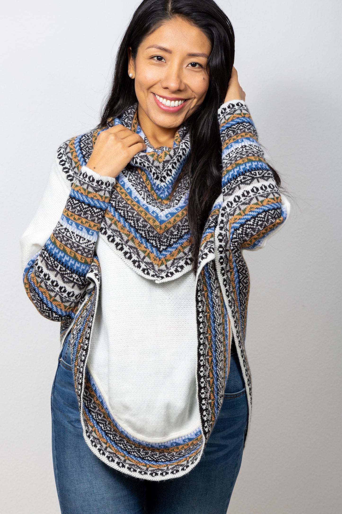 Luxuriöser Poncho Model Aurora, aus superfeiner Alpakawolle für Frauen