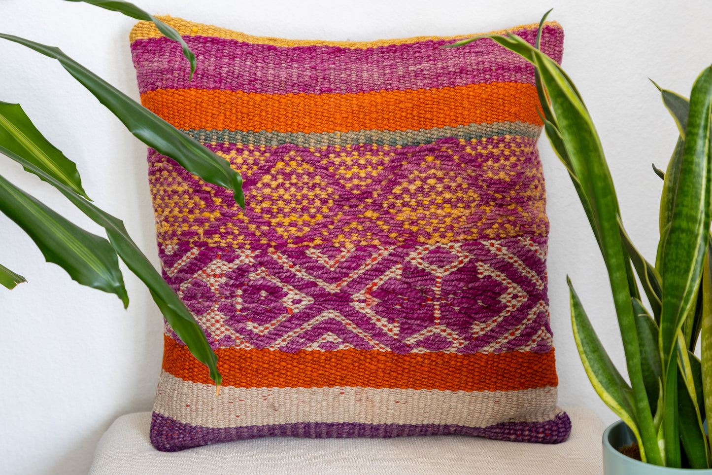 Coussin Frazada péruvien tissé à la main modèle Zoncon