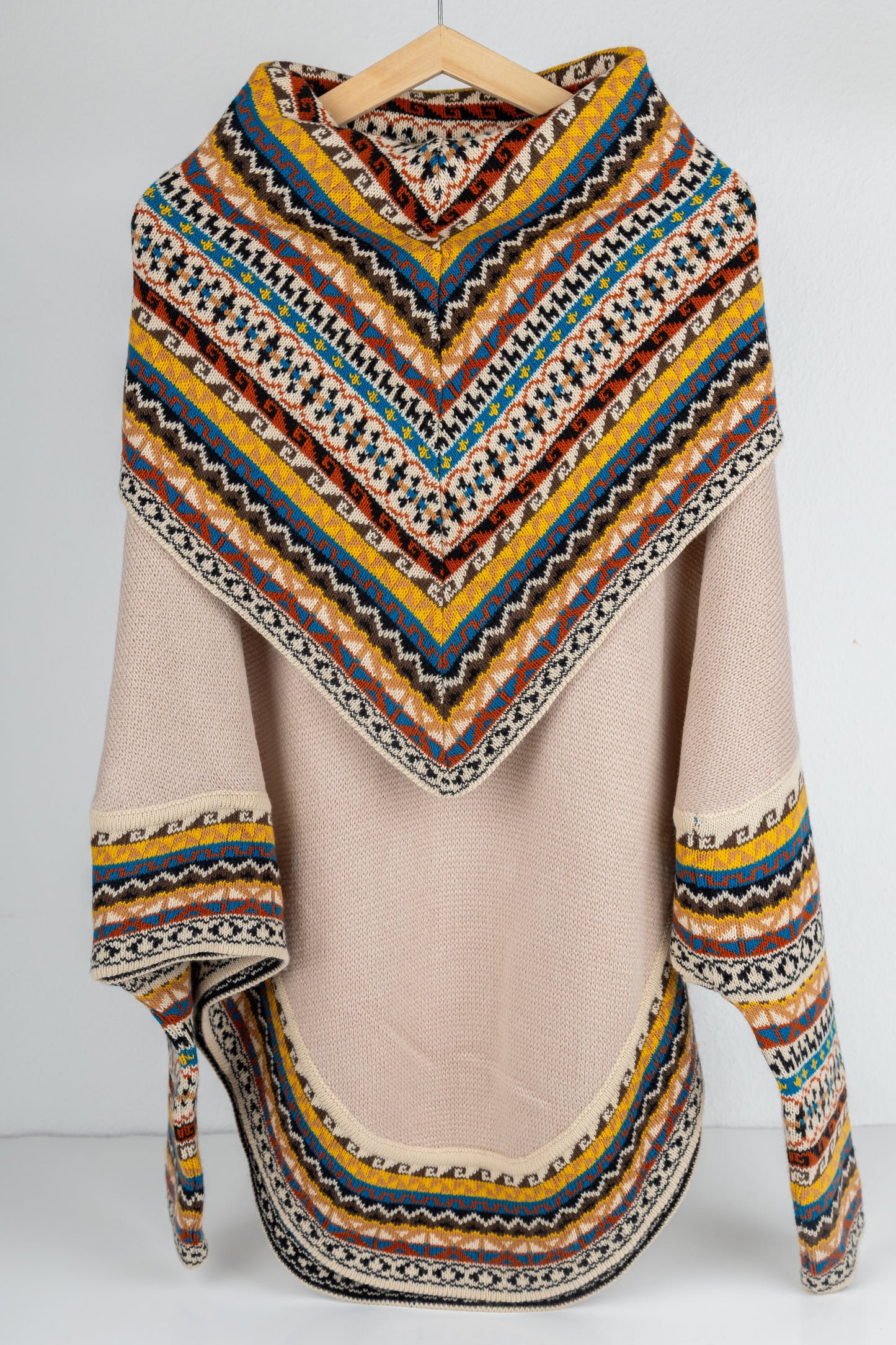 Poncho luxueux modèle Aurora, en laine d'alpaga superfine pour femme