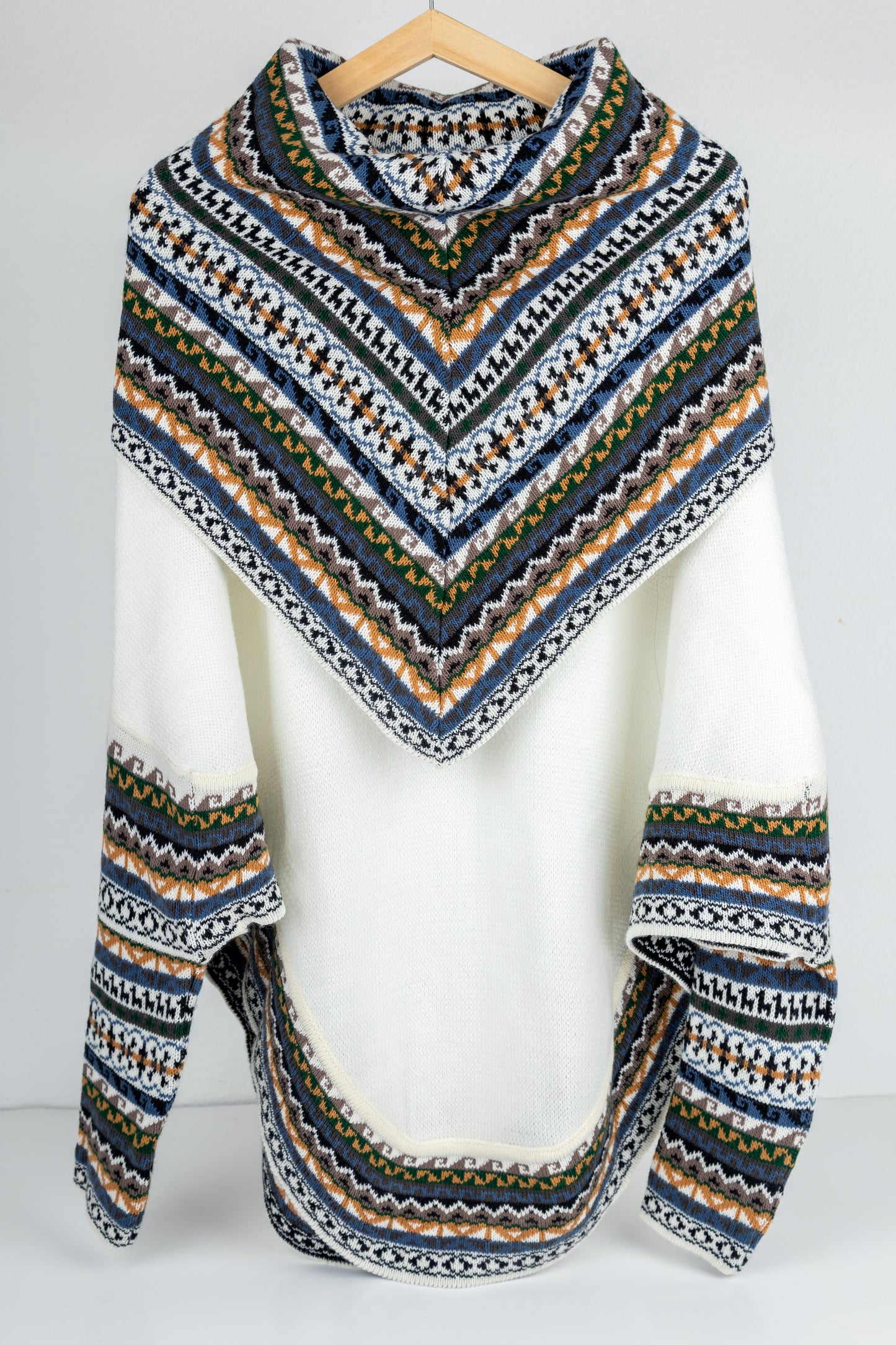 Poncho luxueux modèle Aurora, en laine d'alpaga superfine pour femme