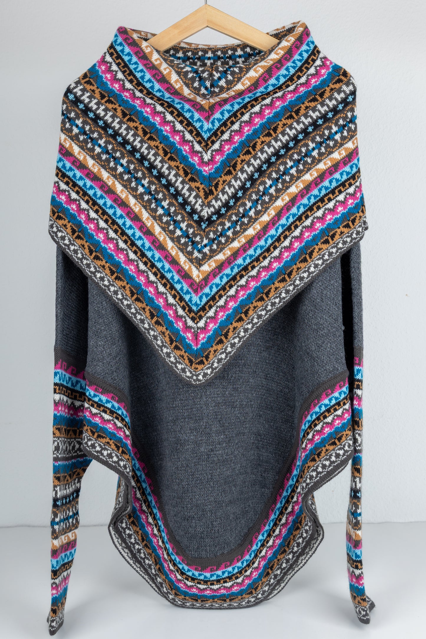 Poncho luxueux modèle Aurora, en laine d'alpaga superfine pour femme