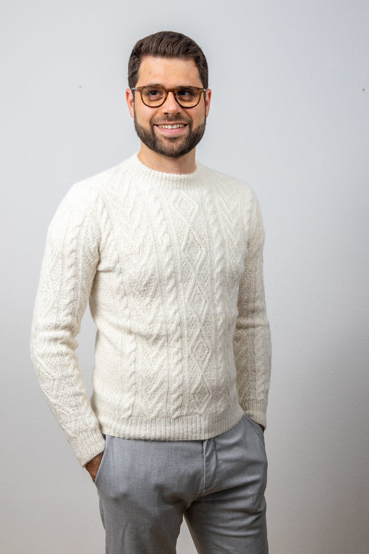 Handgestrickter Pullover aus Baby-Alpakawolle Model Aaron